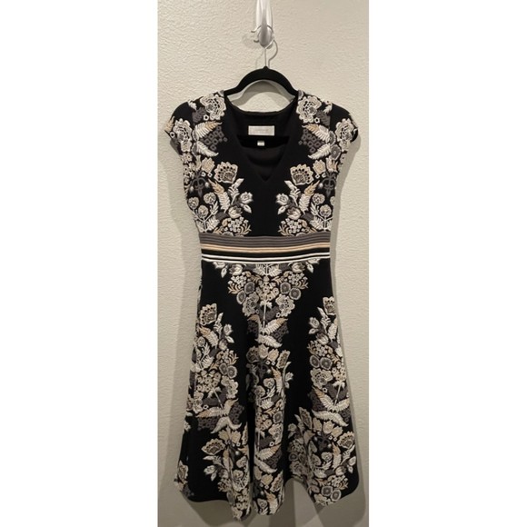 ETT TWA Soiree Embroidered Midi Sleeveless Midi Dress - Picture 3 of 6